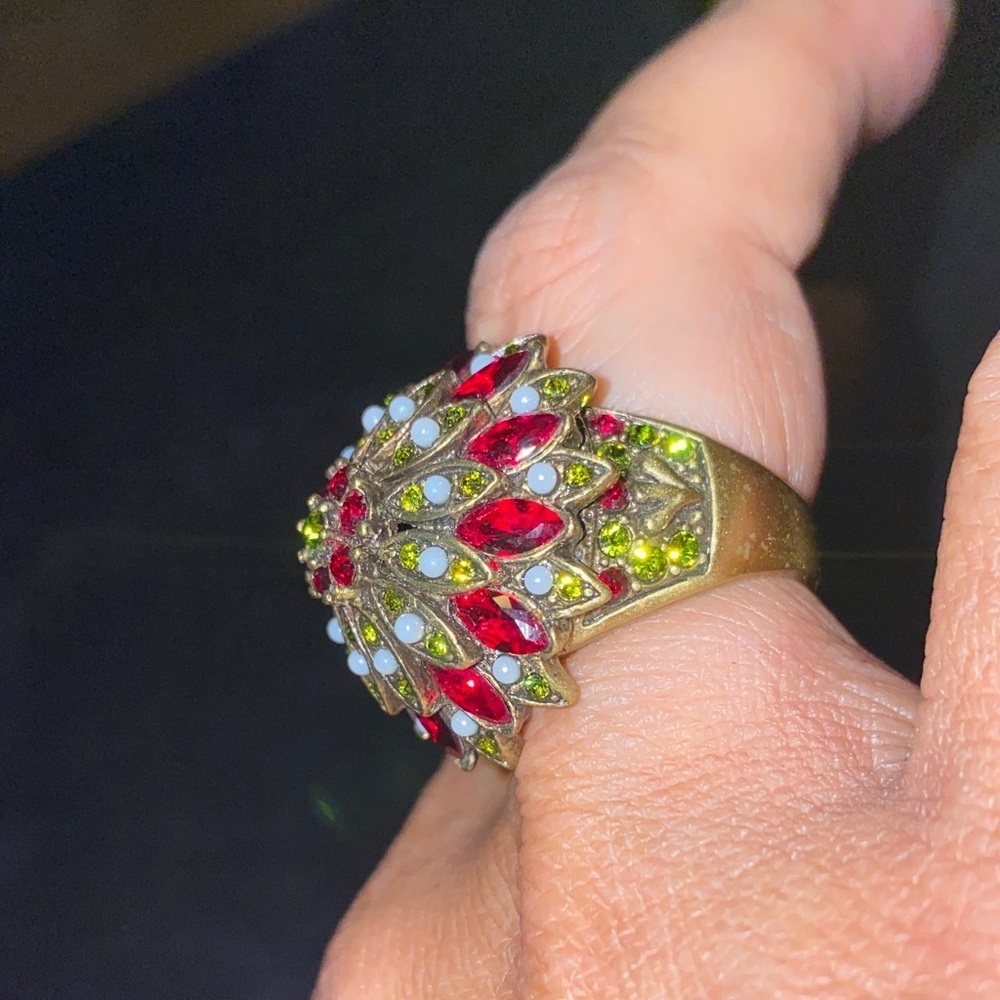 Heidi Daus Elegant Domed Starburst Swarovski Crystal Ring - Picture 6 of 15